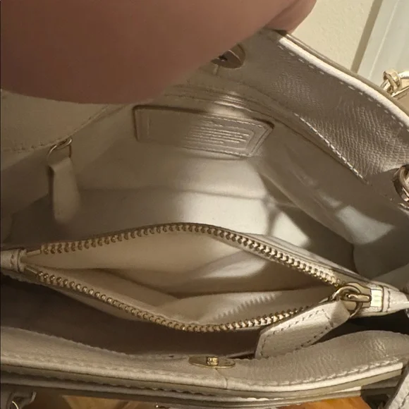 Coach Handbag - Picture 6 of 7